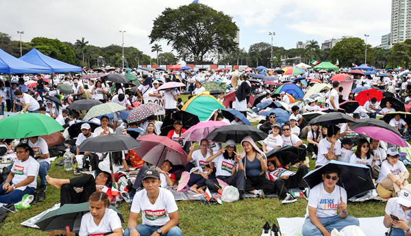 అవినీతికి వ్యతిరేకంగా దద్దరిల్లిన ఫిలిప్పీన్స్‌ రాజధాని