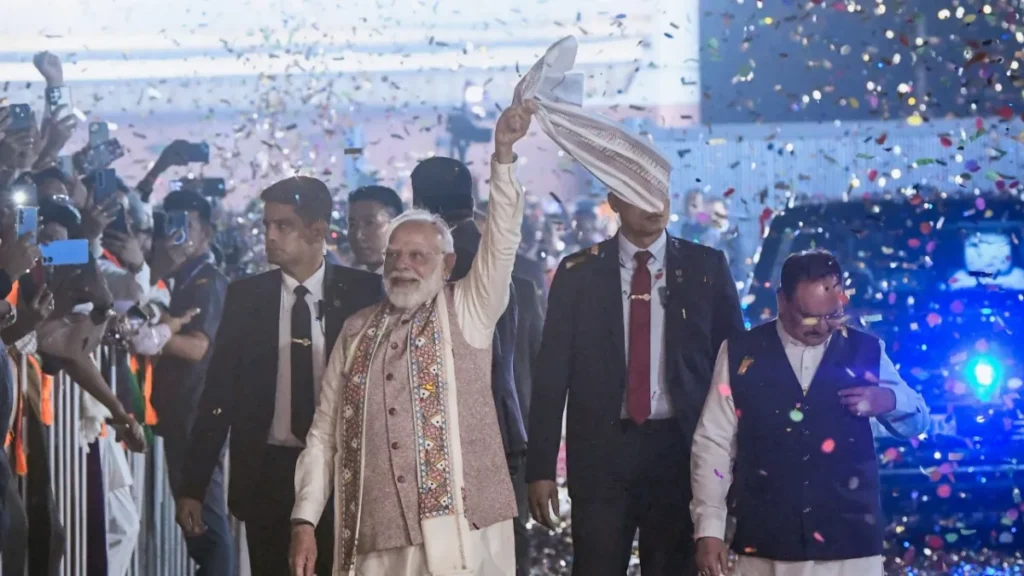 కాంగ్రెస్‌లో త్వరలో మరో చీలిక .. మోదీ జోస్యం