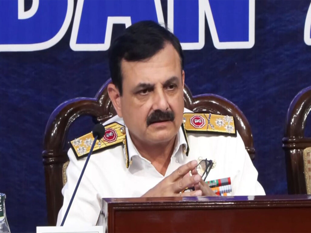 పాక్ కు చైనా జలాంతర్గాములు, నౌకలు సరఫరా