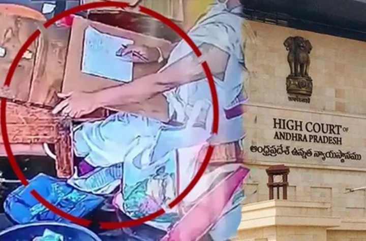 పరకామణి కేసులో ప్రతివాదులకు హైకోర్టు నోటీసులు