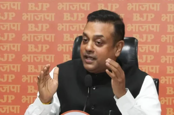 విదేశాల నుంచి పలువురు కాంగ్రెస్ నేతల ఎక్స్ ఖాతాలు