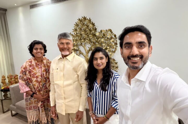 మహిళా క్రికెటర్ శ్రీచరణికి గ్రూప్1 ఉద్యోగం, రూ. 2.5 కోట్ల నగదు