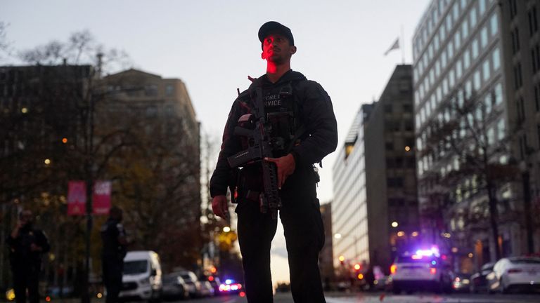 వైట్‌హౌస్‌కు సమీపంలో కాల్పులు.. ఉగ్రదాడి!