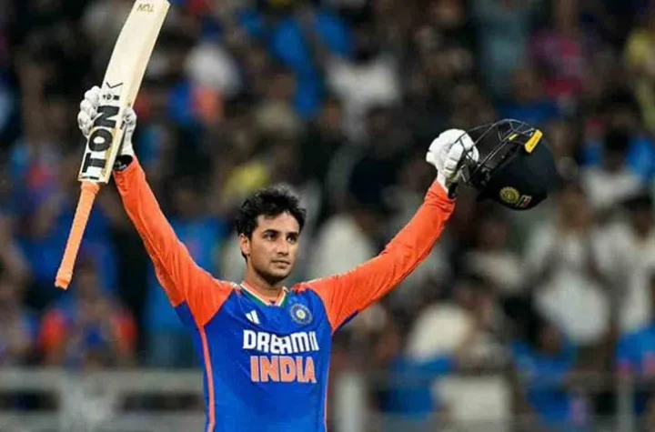 ఒకే ఏడాదిలో వంద సిక్సర్లు చరిత్ర సృష్టించిన అభిషేక్