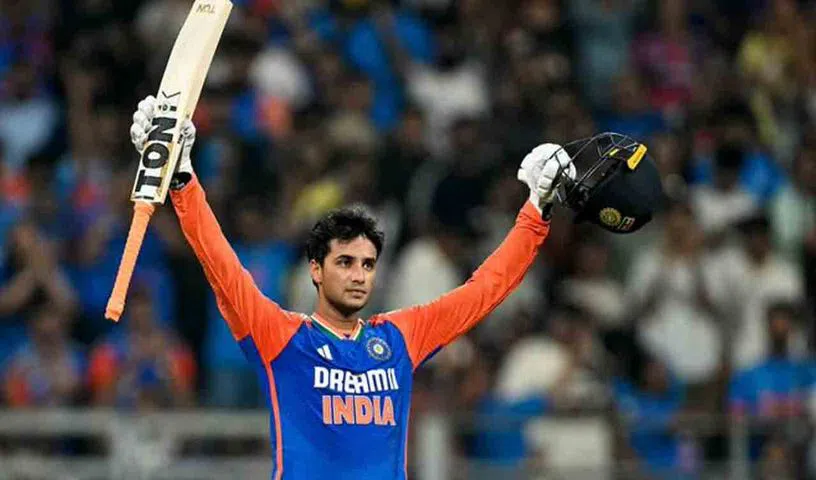 ఒకే ఏడాదిలో వంద సిక్సర్లు చరిత్ర సృష్టించిన అభిషేక్