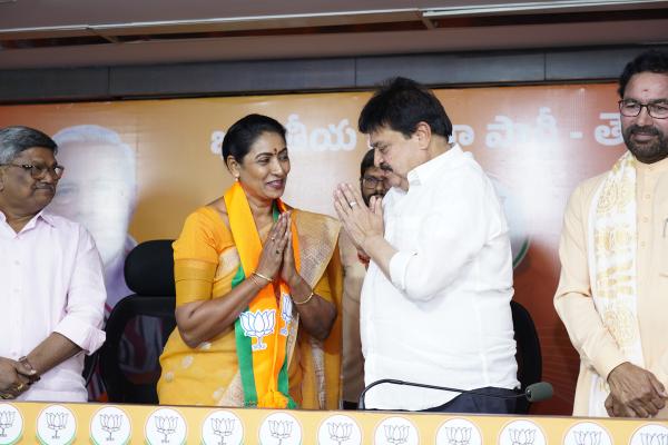 బీజేపీలో చేరిన సినీ నటి ఆమని