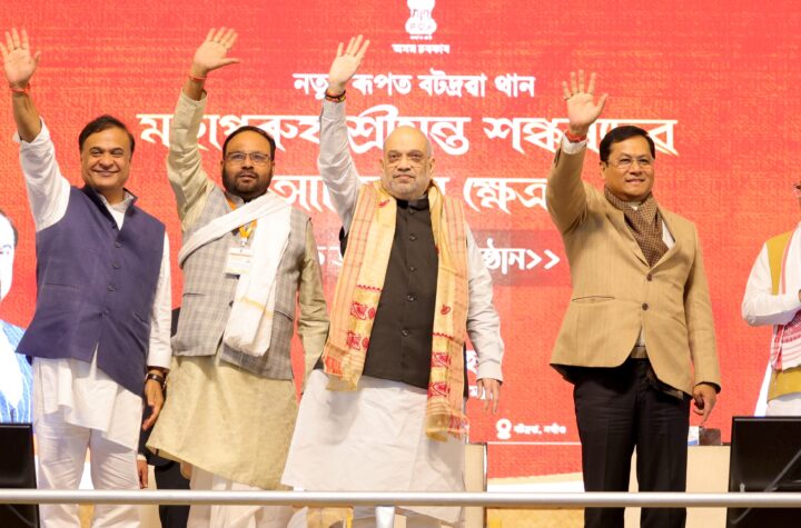 చొరబాటుదారులను ఓటు బ్యాంకుగా పరిగణిస్తున్న కాంగ్రెస్