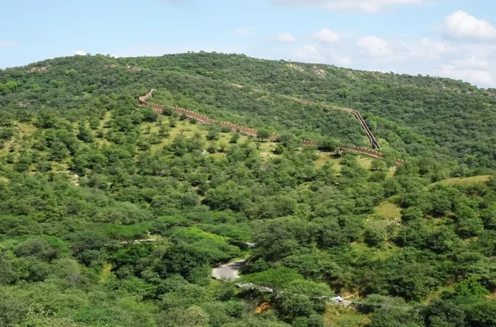 ఆరావళి పర్వతాల్లో మైనింగ్ నిషేధం