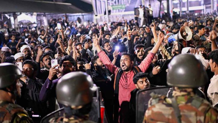 బంగ్లాదేశ్ కల్లోలం భారత్ కు అతిపెద్ద వ్యూహాత్మక సవాల్!