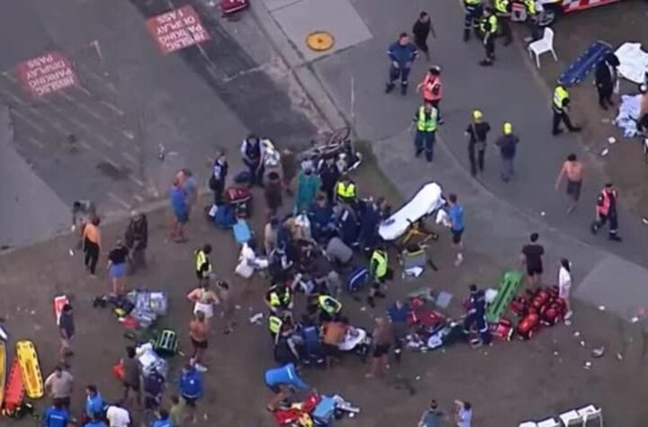 సిడ్నీ బీచ్‌లో ఉగ్రదాడి- కాల్పుల్లో 12 మంది మృతి