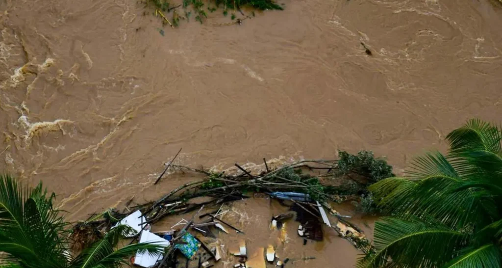 కాసేపట్లో తుపాను తీవ్ర వాయుగుండంగా బలహీనపడే అవకాశం