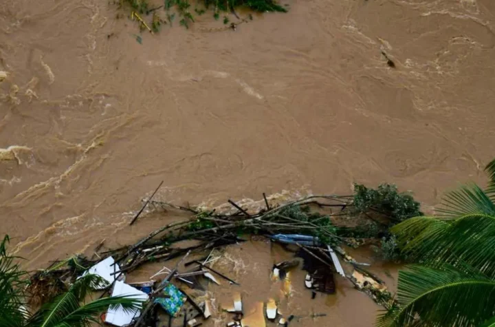 కాసేపట్లో తుపాను తీవ్ర వాయుగుండంగా బలహీనపడే అవకాశం