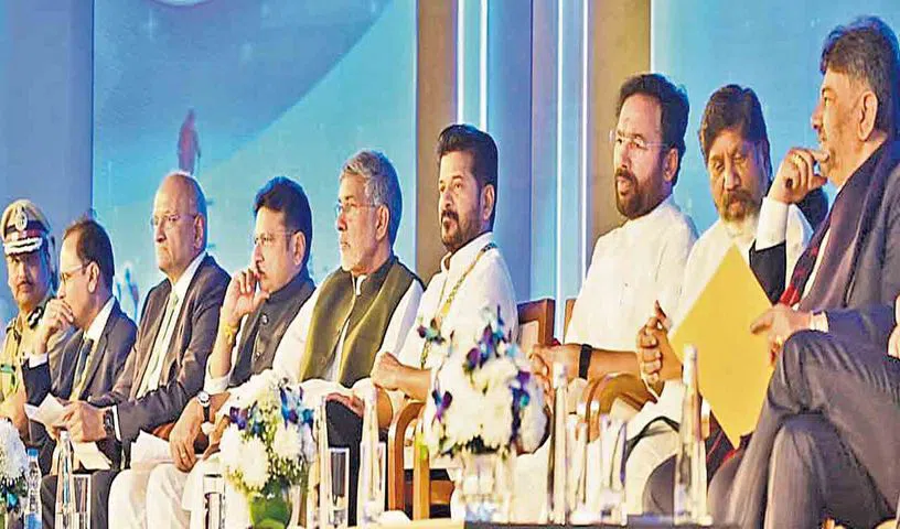 స్థానిక నేతలతో ‘లోకల్‌’ సమ్మిట్‌గా మారిన `గ్లోబల్ సమ్మిట్’