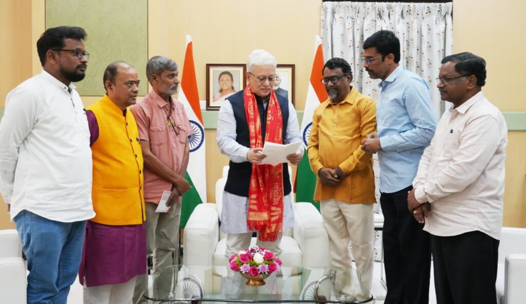 అక్రిడిటేషన్ల జారిలో జాప్యంపై గవర్నర్ కు ఫిర్యాదు