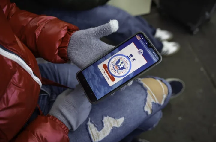 అమెరికా నుండి వెళ్ళిపోతే రూ.2.68 లక్షల స్టైపెండ్​