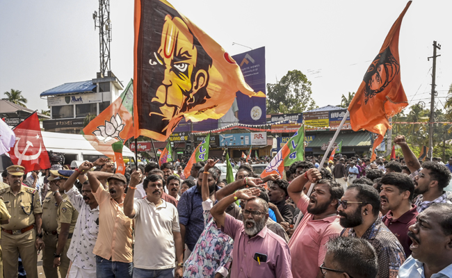 స్థానిక ఎన్నికల ఓటమితో కేరళలో సిపిఎం హింసాకాండ!