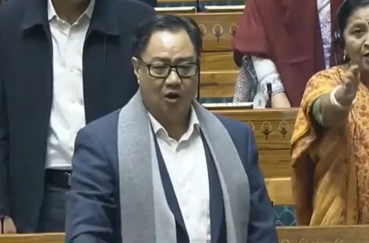 రాహుల్, ఖర్గే పార్లమెంటులో క్షమాపణలు చెప్పాలి