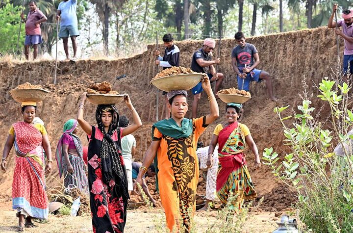‘పూజ్య బాపు’ పథకంగా ఉపాధి హామీ పథకం