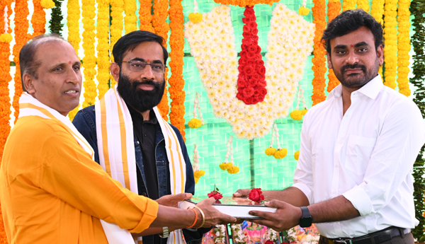 ప్రధాని మోదీ బయోపిక్ “మా వందే” ప్రారంభం