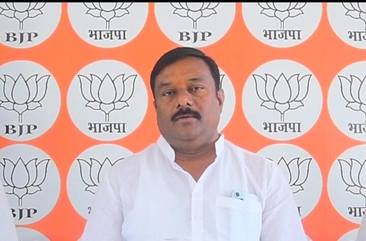 ఎవ‌డ‌బ్బ సొమ్మ‌ని రేవంత్ ఫుట్ బాల్ సరదాకు రూ 100 కోట్లు!