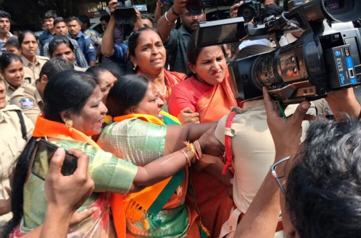 హిందూ దేవీదేవతలపై రేవంత్ వాఖ్యలపై బిజెపి నిరసనలు