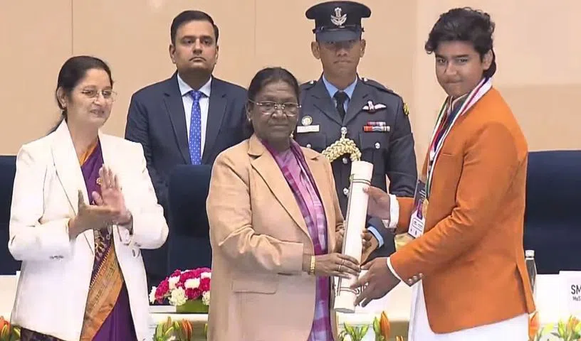 బాల పుర‌స్కారం అందుకున్న క్రికెట‌ర్ వైభ‌వ్