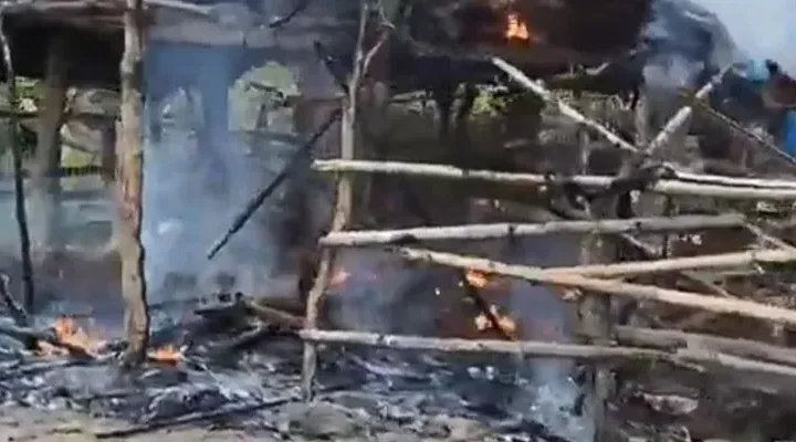 ఓ గిరిజన మహిళా హత్యతో బంగ్లా వలసదారుల గ్రామం దగ్ధం 