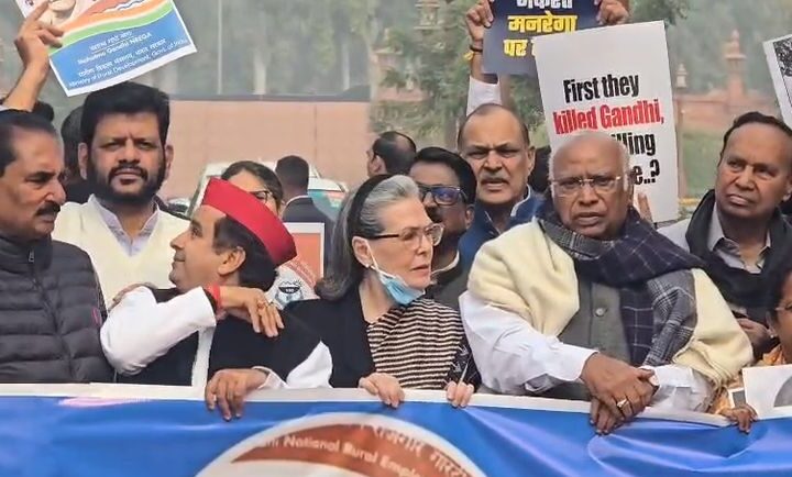 ప్రతిపక్షాల నిరసనల మధ్య వీబీ జీ రామ్ జీ బిల్లు ఆమోదం