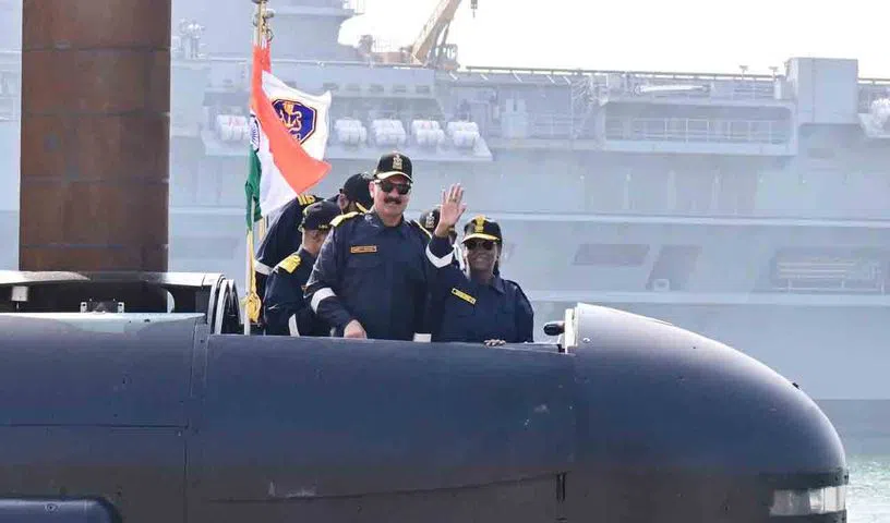 జలాంతర్గామిలో ప్రయాణించిన రాష్ట్రపతి ద్రౌపది ముర్ము