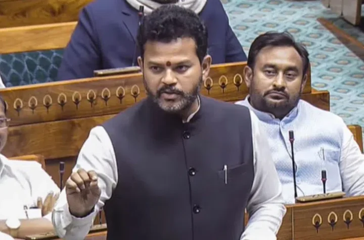 విమాన టికెట్ల ధరలను ఏడాది పొడువునా నియంత్రించలేం