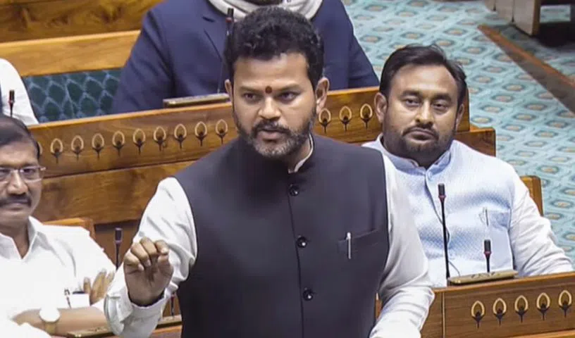 విమాన టికెట్ల ధరలను ఏడాది పొడువునా నియంత్రించలేం