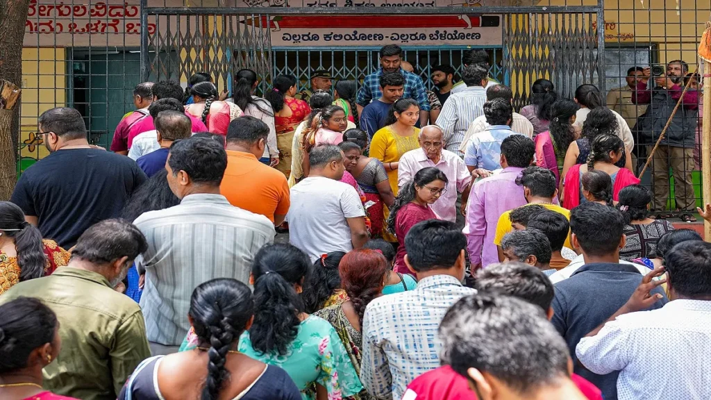 తమిళనాడులో 97 లక్షలు,  గుజరాత్ లో 73 లక్షల ఓట్ల తొలగింపు