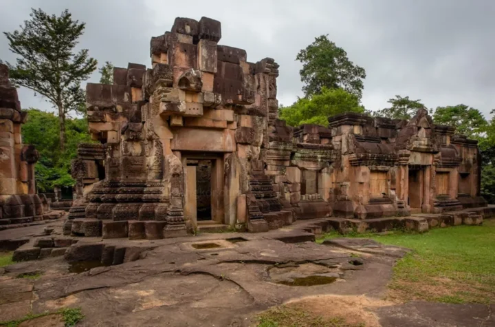 థాయ్- కాంబోడియా ఘర్షణలో హిందూ దేవాలయంకు నష్టం