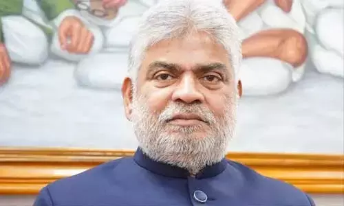 ఐదుగురు ఎమ్మెల్యేల అనర్హత పిటిషన్లను కొట్టివేసిన స్పీకర్‌