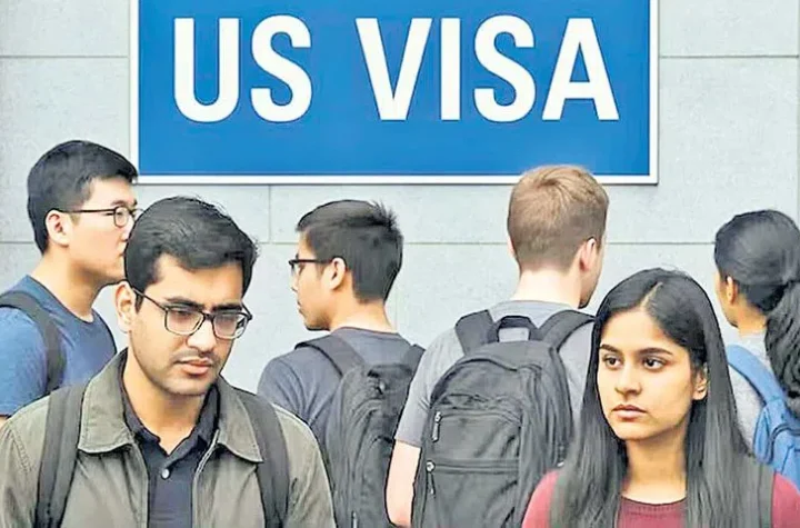 సోషల్‌ మీడియా తనిఖీలతో హెచ్‌-1బి వీసా ఇంటర్వ్యూలు వాయిదా