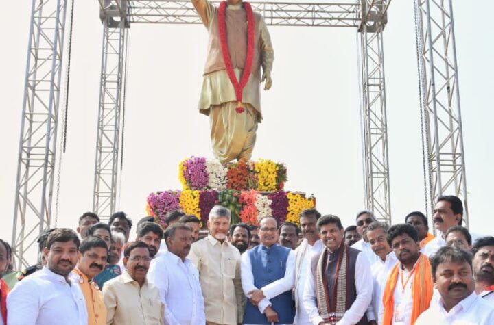 వాజపేయి భారతీయుల గుండెల్లో చిరస్థాయిగా నిలిచిపోయారు