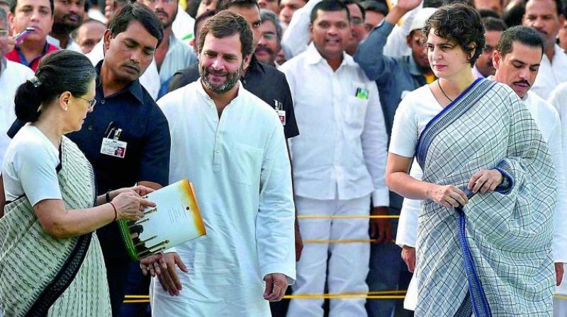 వారసత్వ కాంగ్రెస్.. జవసత్వ బీజేపీ !