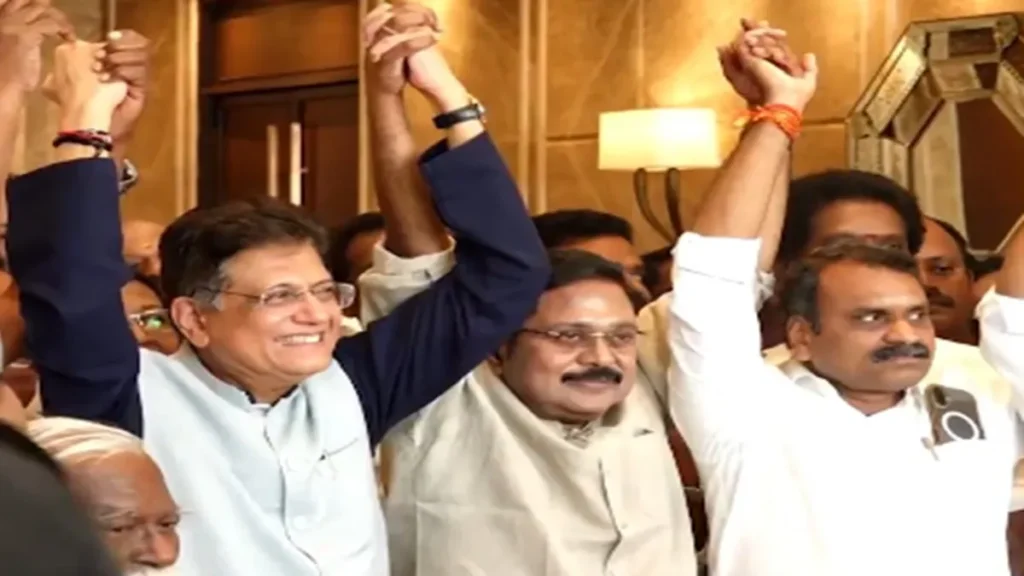 ఎన్డీఏలో చేరిన ఏఎంఎంకే అధినేత టీటీవీ దినకరన్