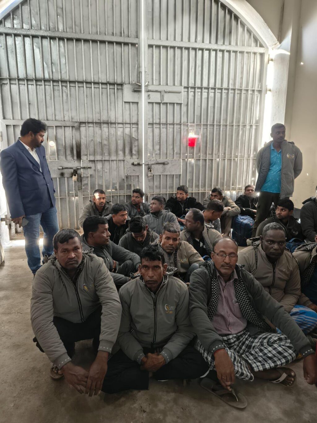 బంగ్లా జైలు నుంచి విశాఖ మత్స్యకారుల విడుదల