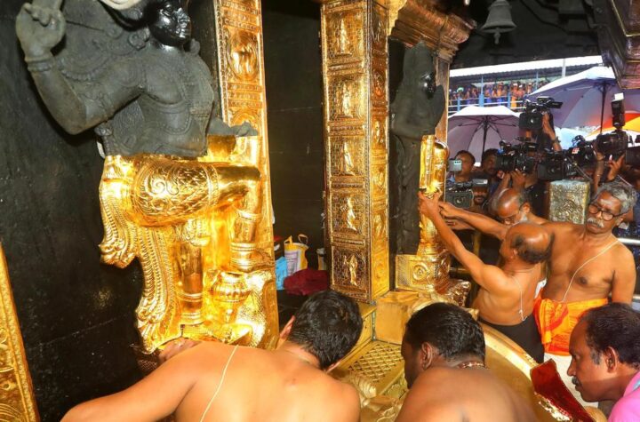 శబరిమల తలుపులు మార్చకుండానే బంగారు పోర దోపిడీ
