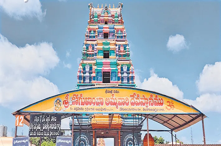 శక్తివంతమైన శక్తి పీఠం జోగులాంబ ఆలయం