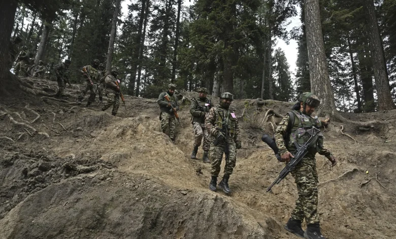 సరిహద్దులో కాల్పులకు తెగబడి తోకముడిచిన పాక్