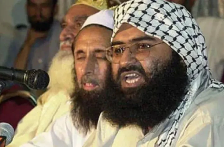 వేలాది మంది సూసైడ్ బాంబర్లు అజర్ ఉగ్ర హెచ్చరికలు