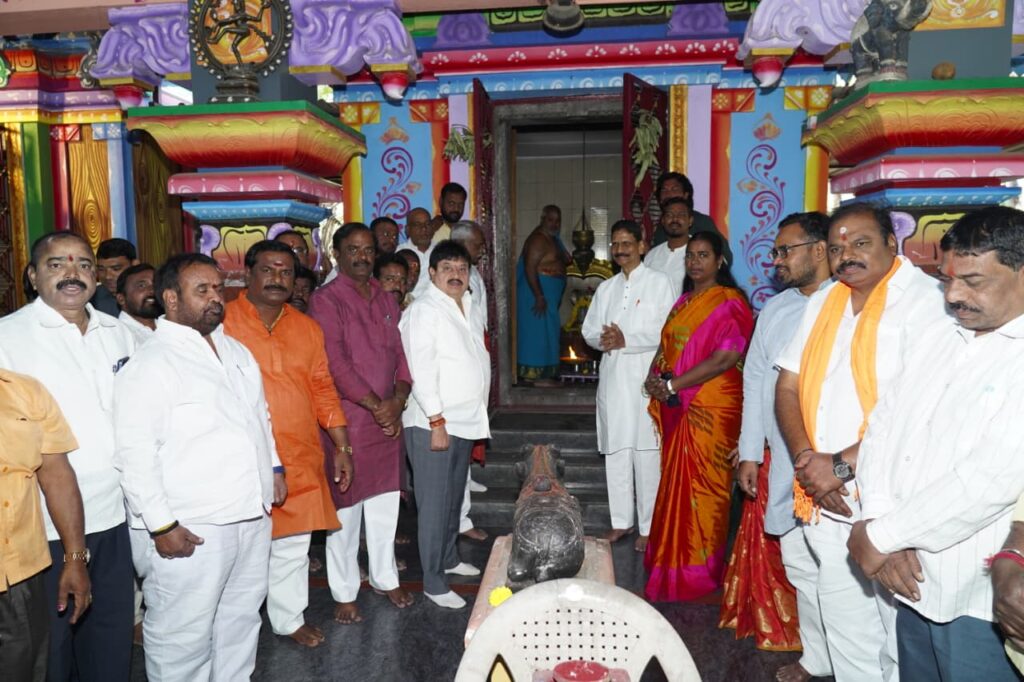 సోమనాథ్ ఆలయం భారతీయ ఆధ్యాత్మిక విశ్వాసానికి ప్రతీక