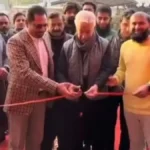 నకిలీ పిజా హ‌ట్‌ను ప్రారంభించిన పాక్ రక్షణ మంత్రి