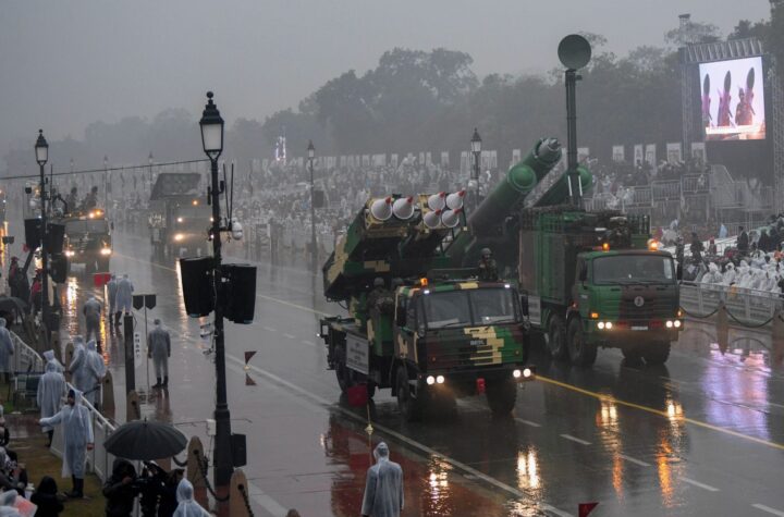 రిపబ్లిక్ పరేడ్ లో ఫేజ్‌డ్ బ్యాటిల్ అరే, హైపర్‌సోనిక్ మిసైళ్లు, డ్రోన్ శక్తి