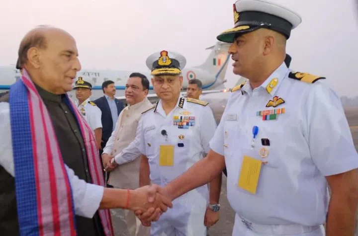 మొట్టమొదటి కాలుష్య నివారణ నౌక స‌ముద్ర ప్ర‌తాప్ జ‌ల‌ప్ర‌వేశం