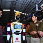 విశాఖ రైల్వే స్టేషన్‌లో ‘హ్యూమనాయిడ్‌ రోబో’