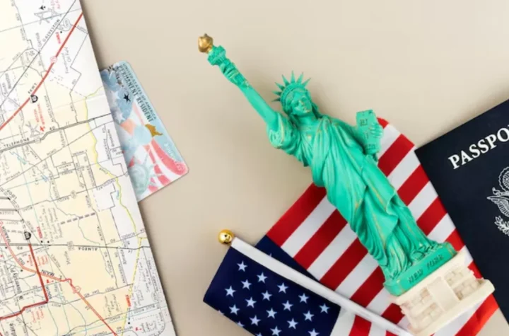 ఏడాదిలో లక్ష వీసాలు రద్దు చేసిన ట్రంప్ సర్కార్