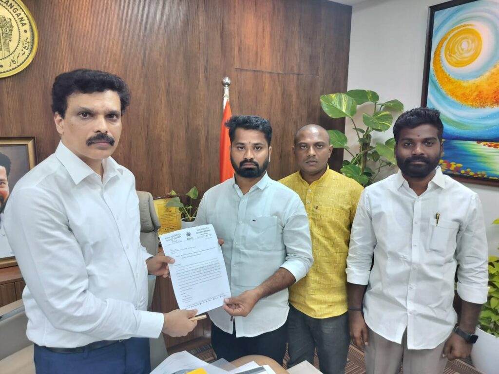 మైనారిటీ గురుకులాల్లో మతమార్పిడిలను ప్రోత్సహించే అడ్మిషన్లు